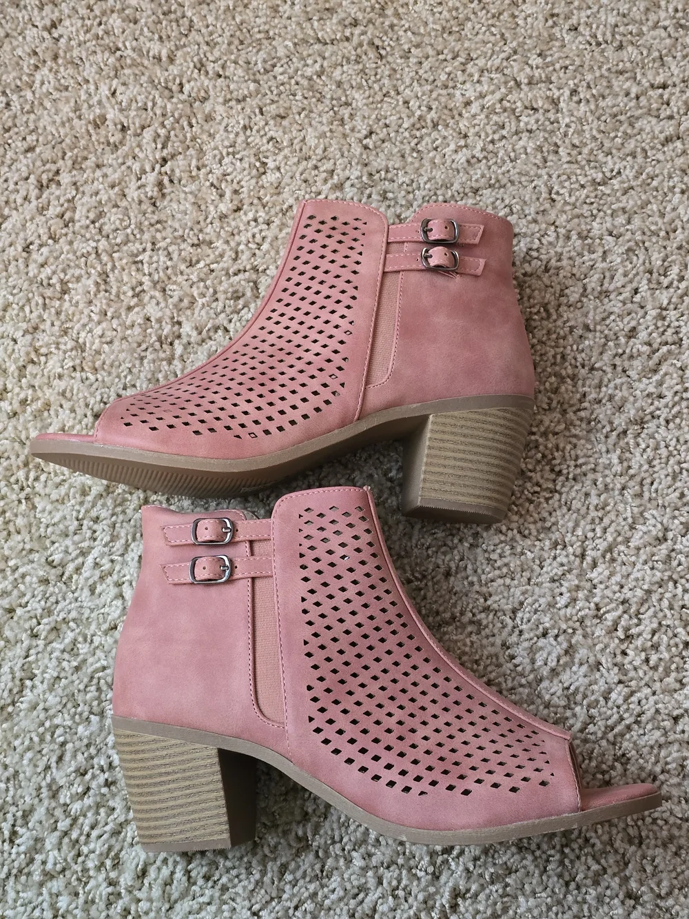 Women’s Journee Pink Perforated Open-Toe Ankle Booties size 7.5 NWOT